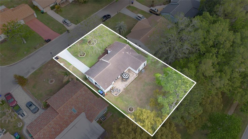 Image 26 of property listing at 10431 KINGBROOK LANE, Orlando, FL 32821