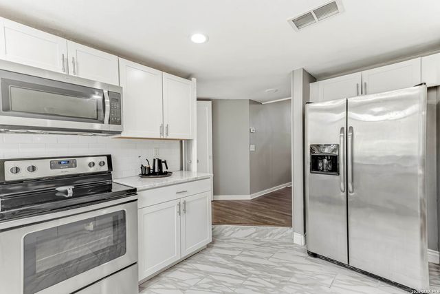 8433 Oak Thicket, San Antonio, TX 78255