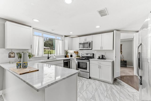 8433 Oak Thicket, San Antonio, TX 78255