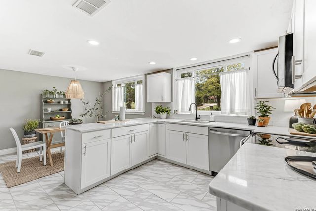 8433 Oak Thicket, San Antonio, TX 78255