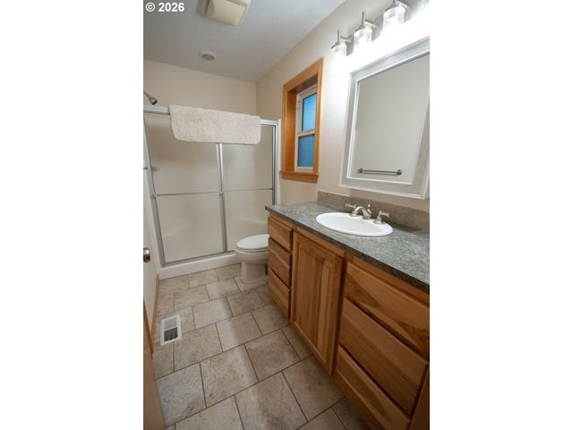 19784 E VICTORY Ln, Sandy, OR 97055
