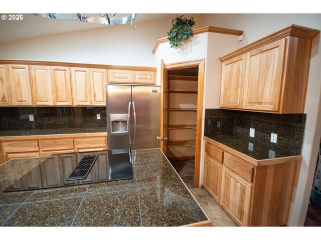 19784 E VICTORY Ln, Sandy, OR 97055