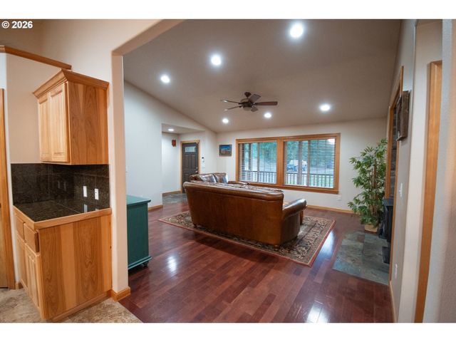 19784 E VICTORY Ln, Sandy, OR 97055