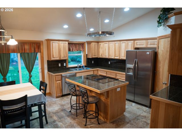 19784 E VICTORY Ln, Sandy, OR 97055