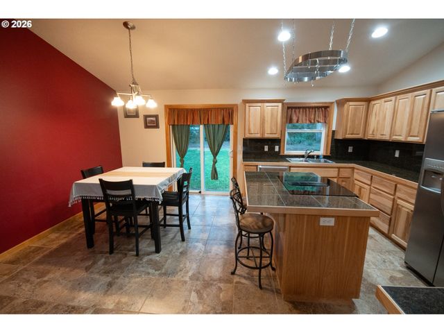 19784 E VICTORY Ln, Sandy, OR 97055