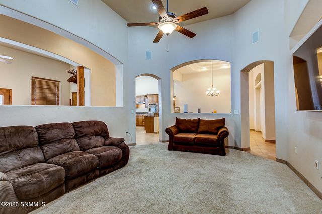 2028 Sandhill Road, Las Cruces, NM 88012