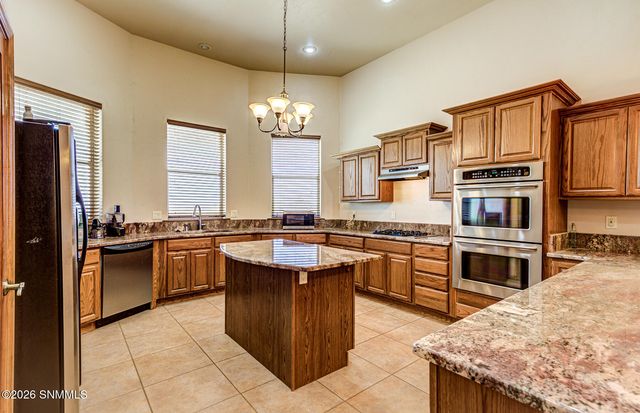 2028 Sandhill Road, Las Cruces, NM 88012