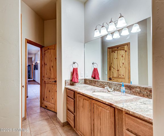 2028 Sandhill Road, Las Cruces, NM 88012