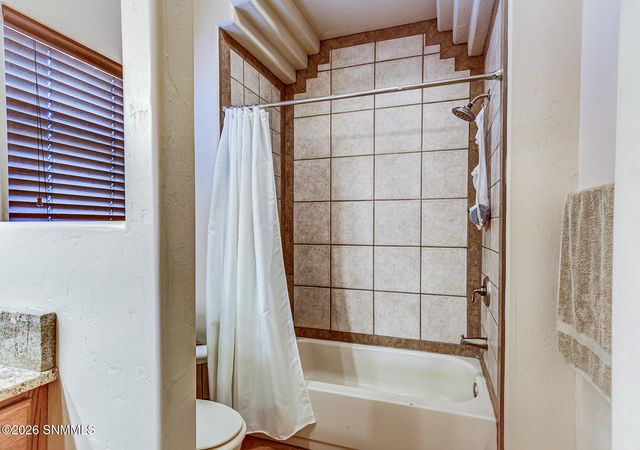 2028 Sandhill Road, Las Cruces, NM 88012