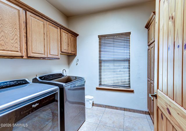 2028 Sandhill Road, Las Cruces, NM 88012
