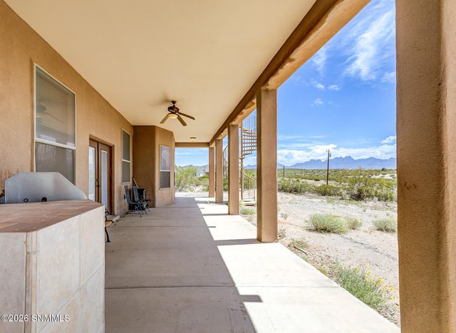 2028 Sandhill Road, Las Cruces, NM 88012