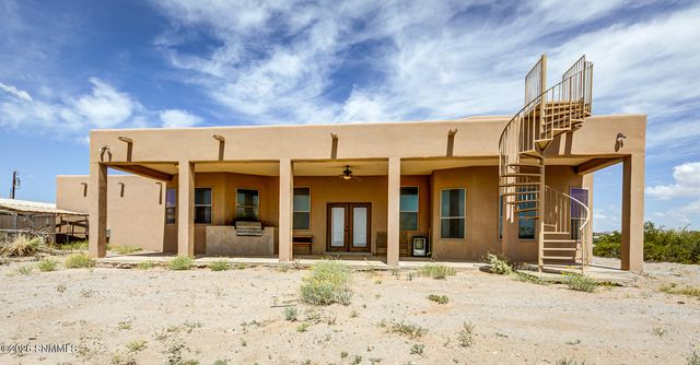 2028 Sandhill Road, Las Cruces, NM 88012