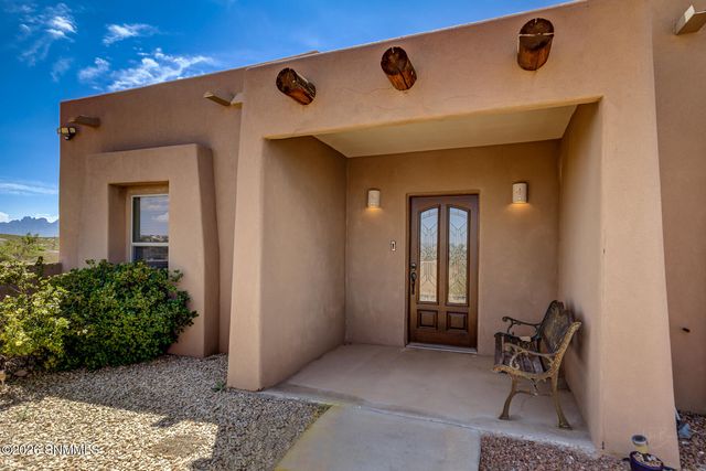 2028 Sandhill Road, Las Cruces, NM 88012