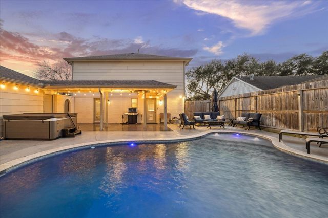 11846 Westmere Drive, Houston, TX 77077