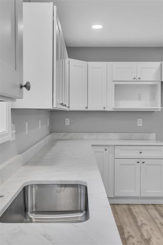 1422 Cooper Street, Jackson, MI 49202