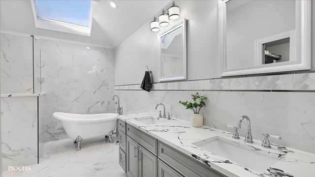 2549 River Woods Drive, Naperville, IL 60565