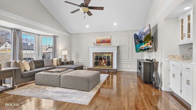 2549 River Woods Drive, Naperville, IL 60565