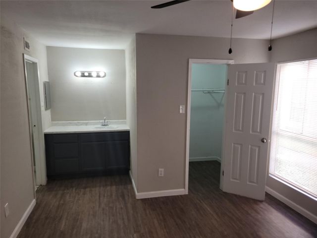 7200 W T C Jester Boulevard 2403, Houston, TX 77088