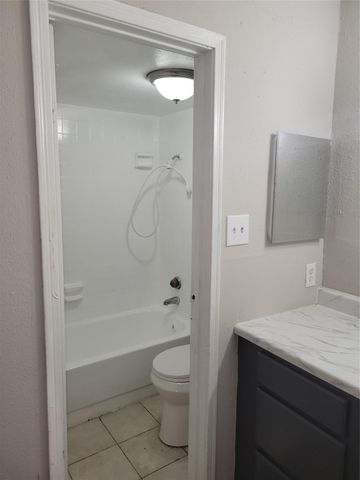 7200 W T C Jester Boulevard 2403, Houston, TX 77088