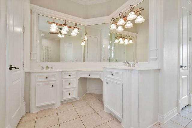 8114 Hideaway Lake Circle, Spring, TX 77389