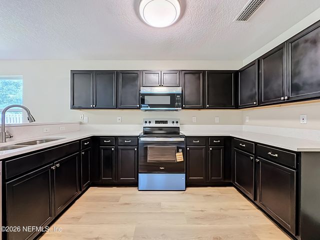 5980 SANDS POINTE Drive, Macclenny, FL 32063
