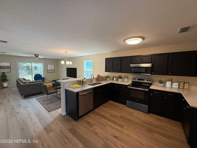 5980 SANDS POINTE Drive, Macclenny, FL 32063