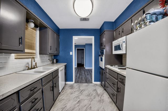 1304 E Franklin Street, Hillsboro, TX 76645