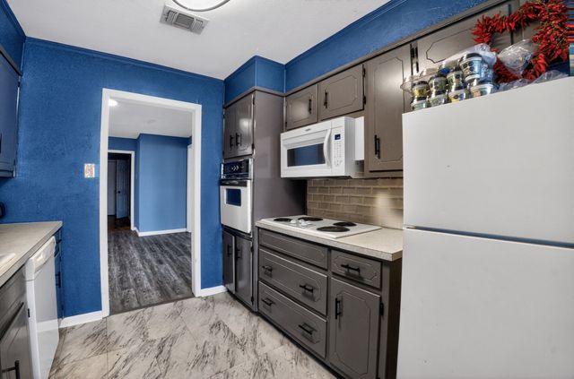 1304 E Franklin Street, Hillsboro, TX 76645