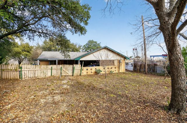 1304 E Franklin Street, Hillsboro, TX 76645