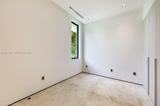 770 Lake Rd, Miami, FL 33137