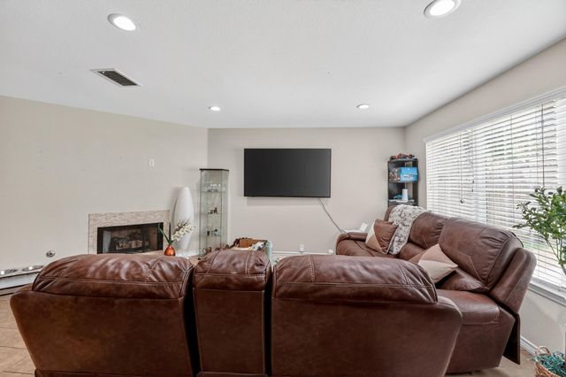 816 Rusk RD, Round Rock, TX 78665
