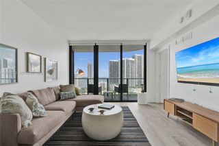 121 NE 34th St 2205, Miami, FL 33137