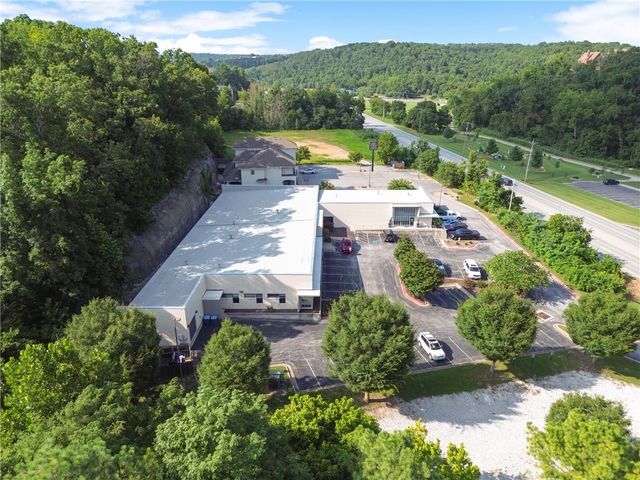 2601 N Walton Boulevard 1, Bentonville, AR 72712