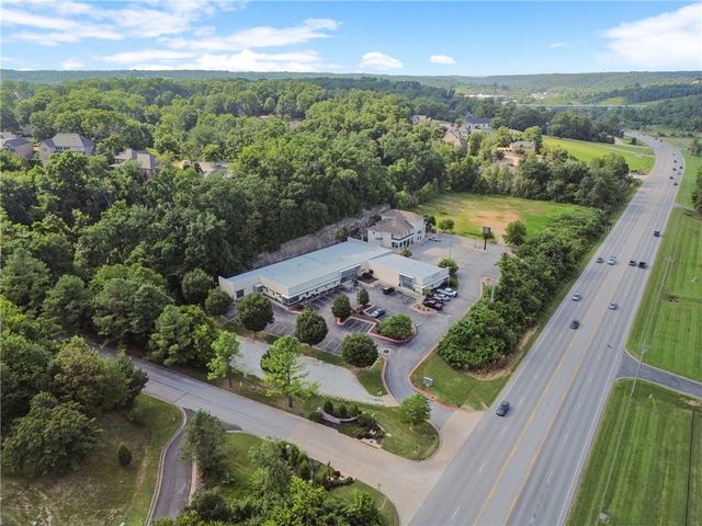 2601 N Walton Boulevard 1, Bentonville, AR 72712