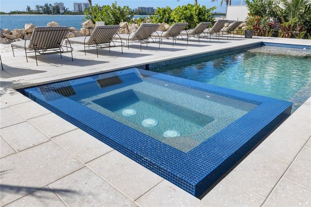 4046 HIGEL AVENUE, Sarasota, FL 34242