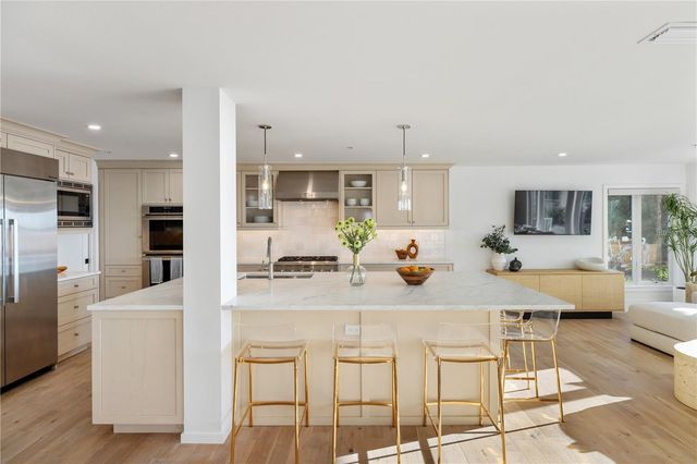 4046 HIGEL AVENUE, Sarasota, FL 34242