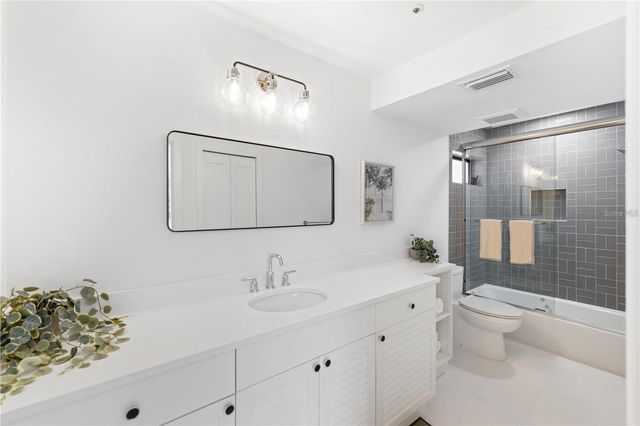 4046 HIGEL AVENUE, Sarasota, FL 34242