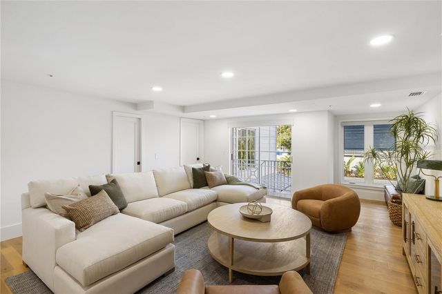 4046 HIGEL AVENUE, Sarasota, FL 34242