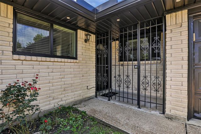 3802 Bluerock Lane, Houston, TX 77039