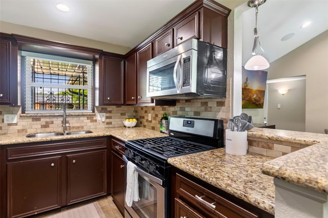 3802 Bluerock Lane, Houston, TX 77039