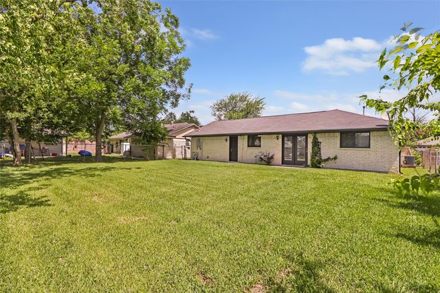3802 Bluerock Lane, Houston, TX 77039