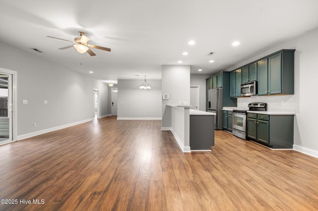 1510 Stones Edge Loop, Wilmington, NC 28405