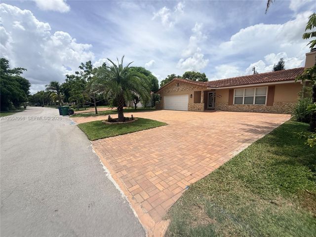 4120 NW 78th Ln, Coral Springs, FL 33065