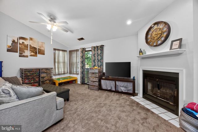132 BASSWOOD CT, Warrington, PA 18976