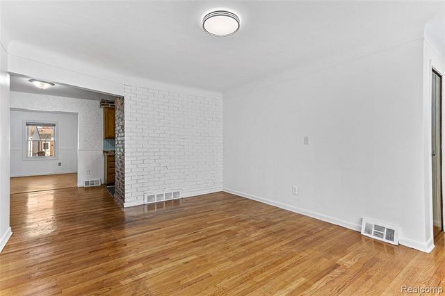 5743 Plainfield Street, Dearborn Heights, MI 48127