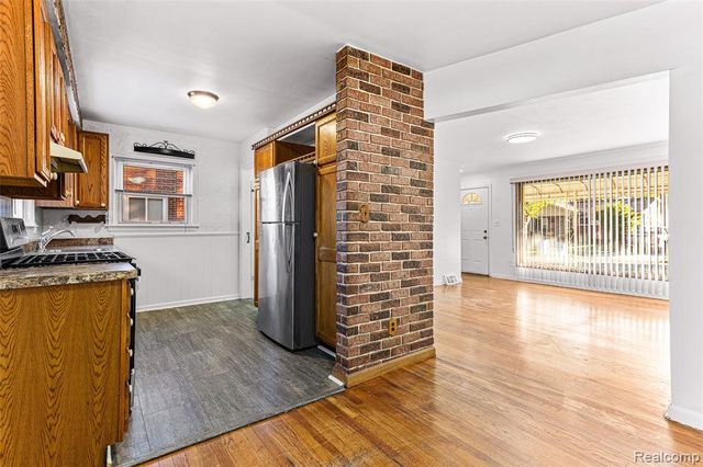 5743 Plainfield Street, Dearborn Heights, MI 48127