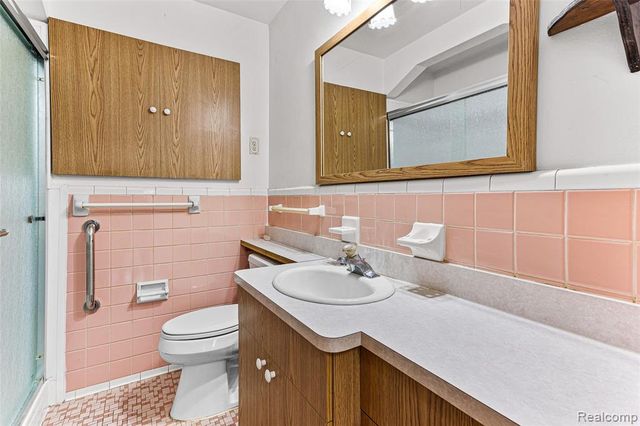 5743 Plainfield Street, Dearborn Heights, MI 48127