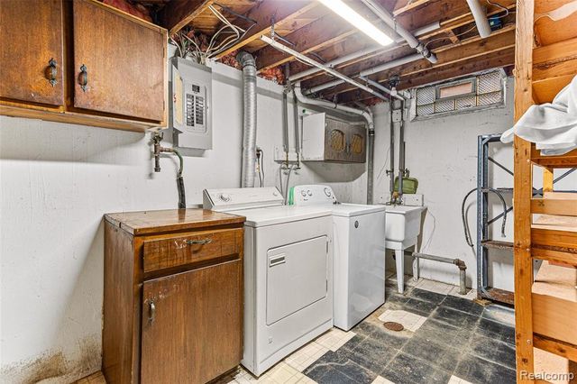 5743 Plainfield Street, Dearborn Heights, MI 48127