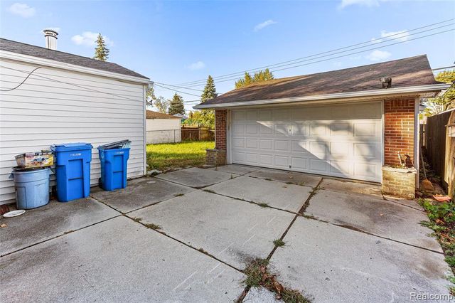 5743 Plainfield Street, Dearborn Heights, MI 48127