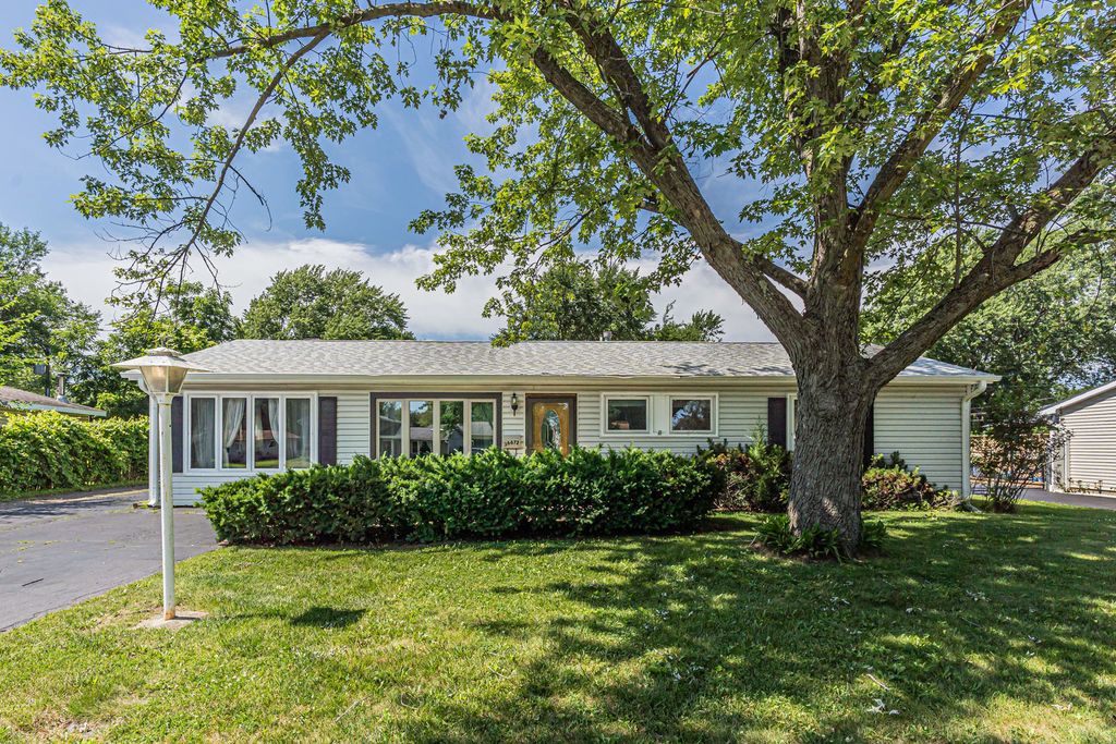 36672 N Traer Terrace, Gurnee, IL 60031